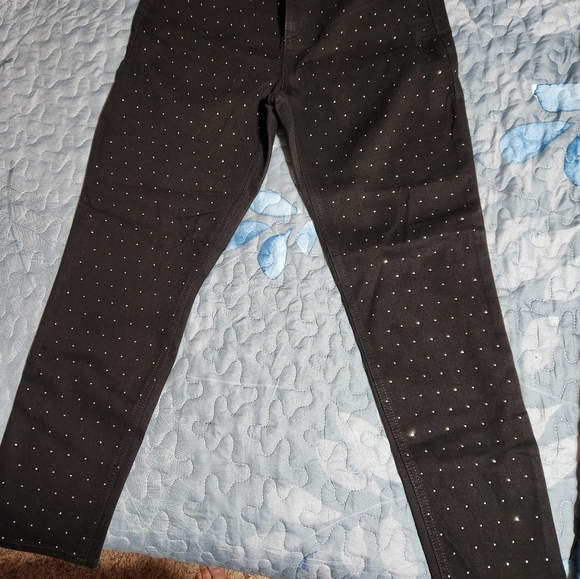 Juniors rewash studded jean - Picture 6 of 11